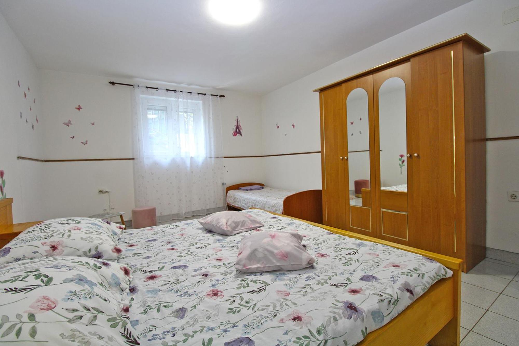 Dulijana 2042 * Pula